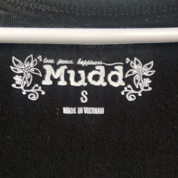 ⭐️3/$20 Tee⭐️ - Picture 4 of 4